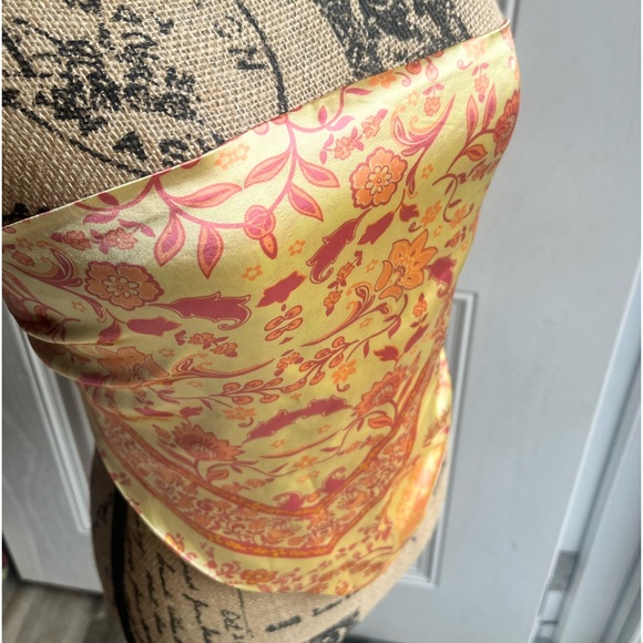 Silky satin y2k gold & yellow orange floral bandana tie top by Rue21 • small - Picture 11 of 16